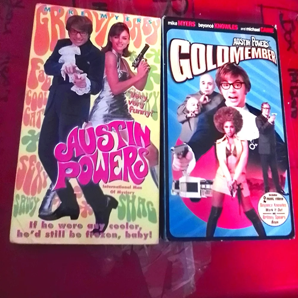 2 Austin Powers VCR Tapes. - Picture 7 of 8